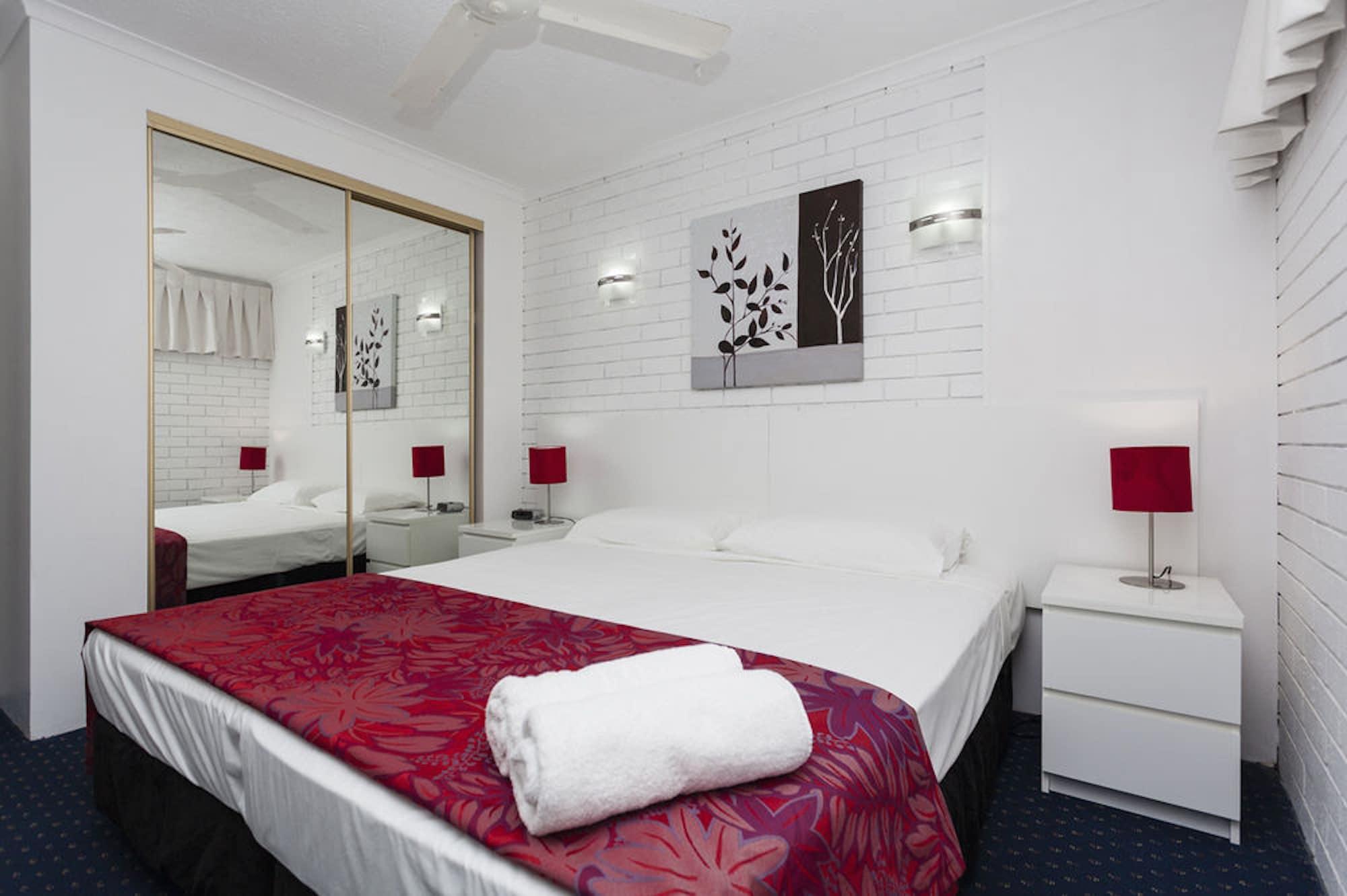 Broadbeach Travel Inn Apartments Gold Coast Bagian luar foto