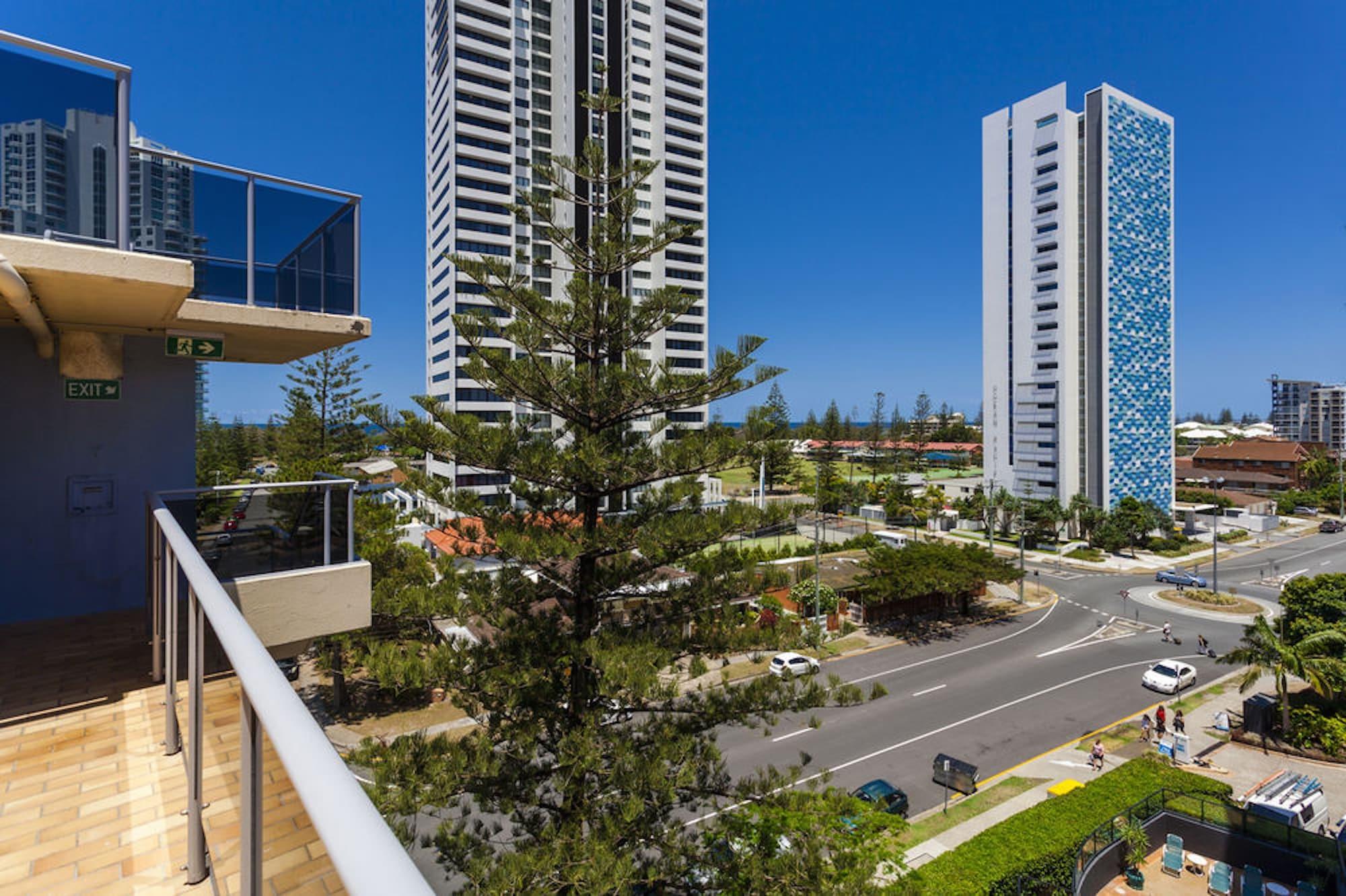 Broadbeach Travel Inn Apartments Gold Coast Bagian luar foto