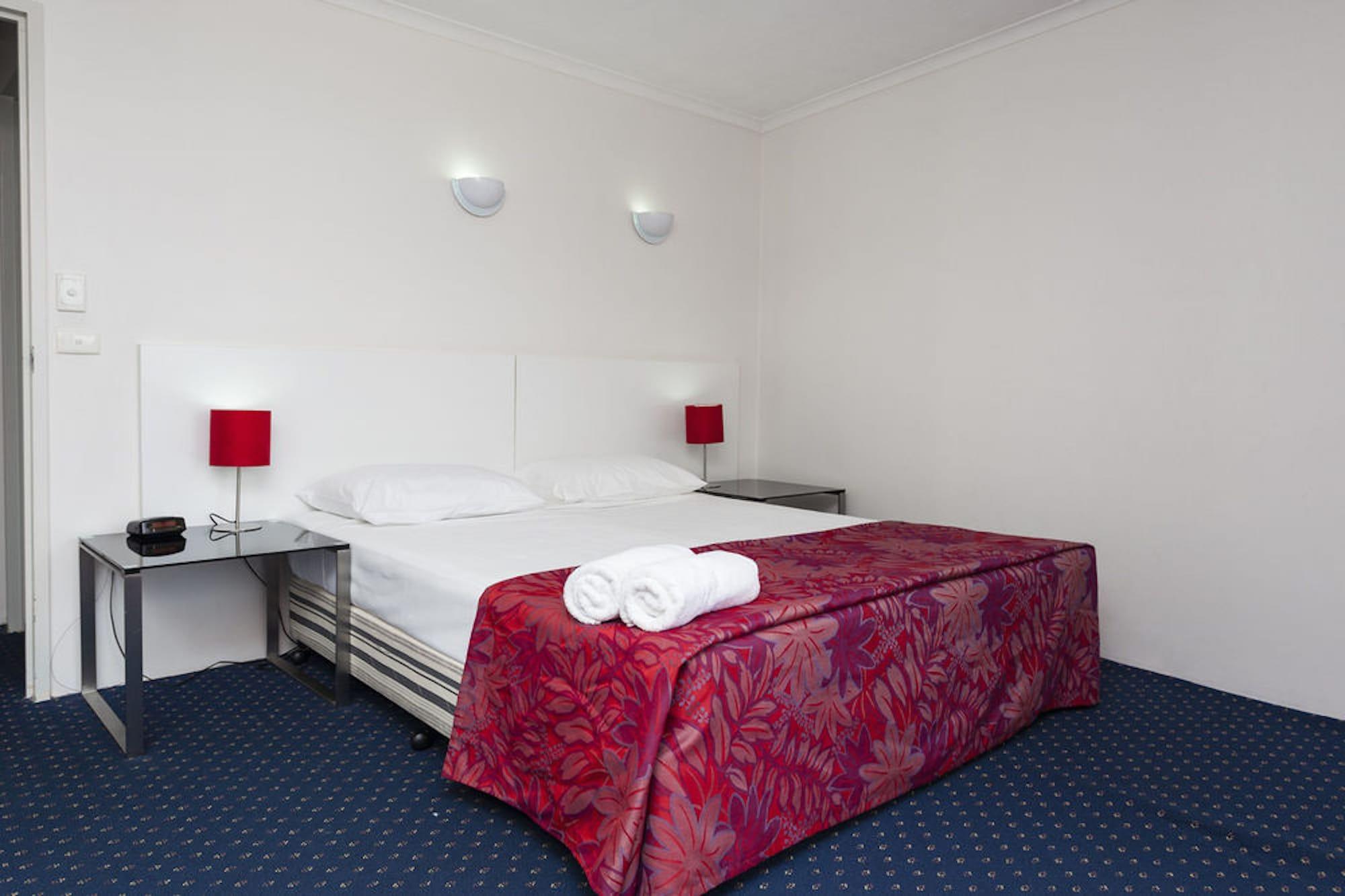 Broadbeach Travel Inn Apartments Gold Coast Bagian luar foto