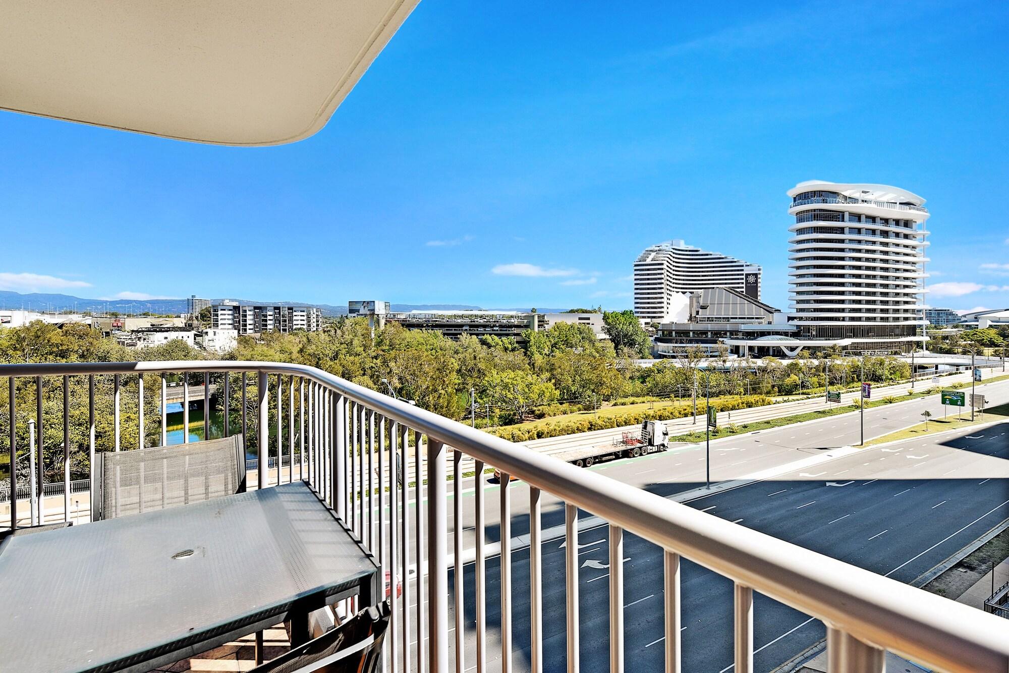 Broadbeach Travel Inn Apartments Gold Coast Bagian luar foto