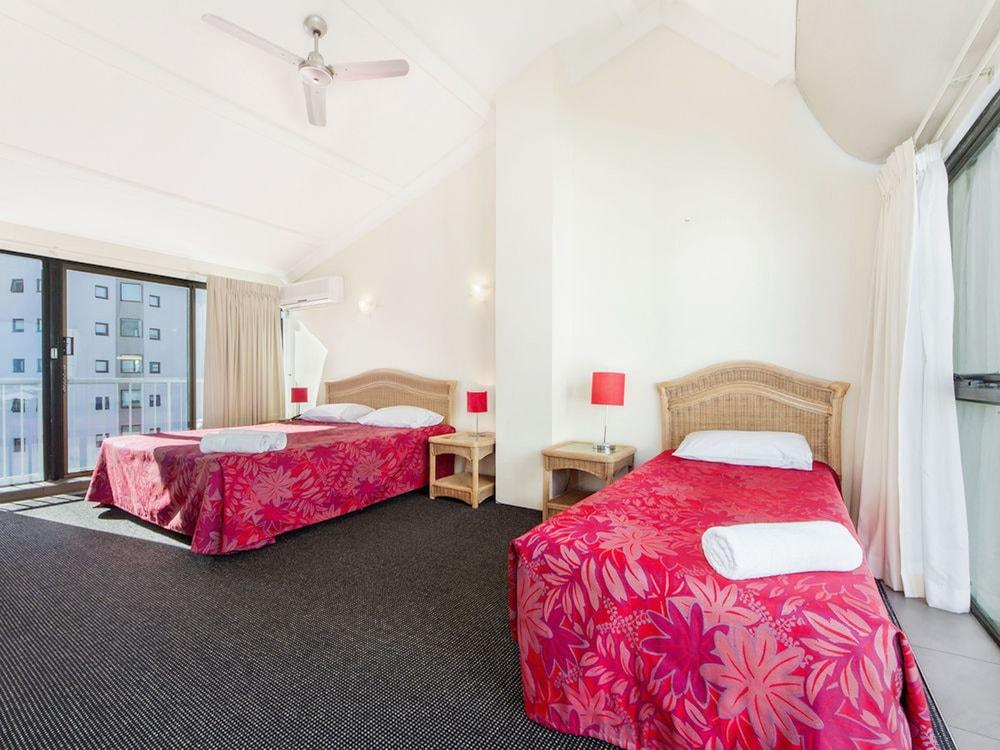 Broadbeach Travel Inn Apartments Gold Coast Bagian luar foto