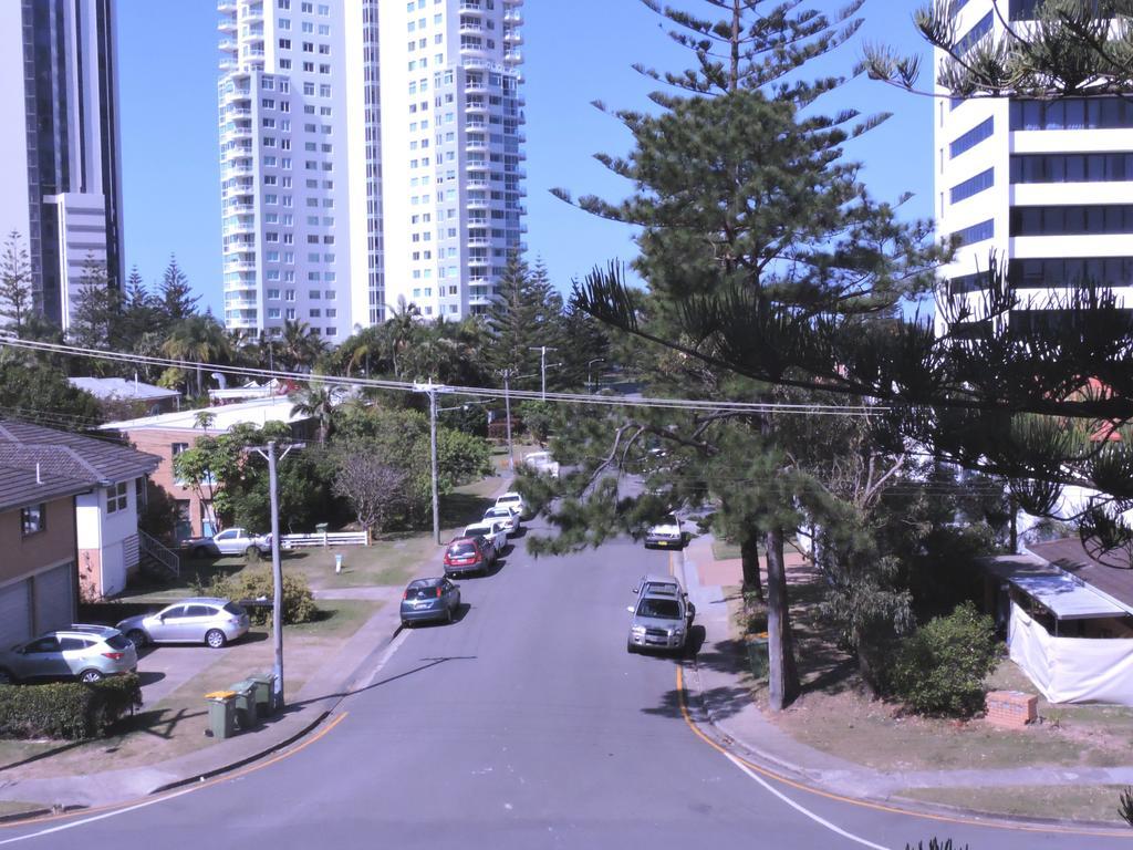 Broadbeach Travel Inn Apartments Gold Coast Bagian luar foto