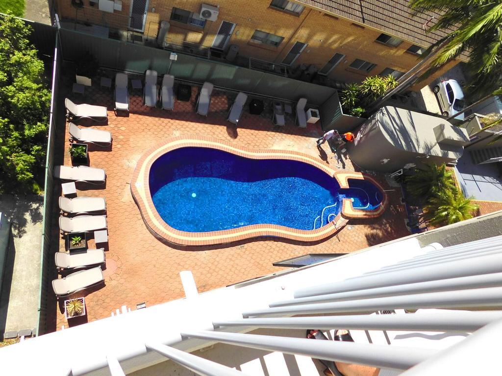 Broadbeach Travel Inn Apartments Gold Coast Bagian luar foto